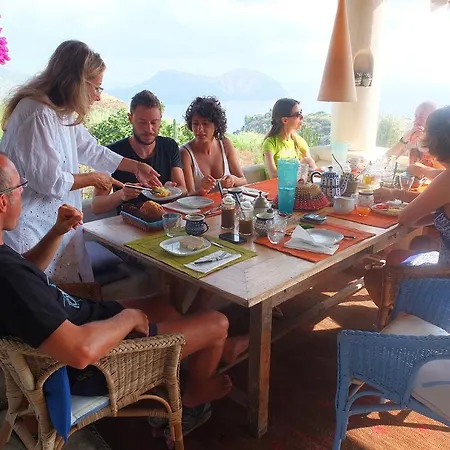 Al Salvatore Di Couette-café Lipari (Isola Lipari)