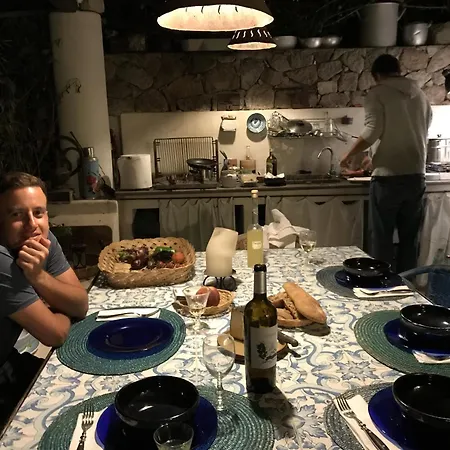 Al Salvatore Di לינה וארוחת בוקר ליפארי